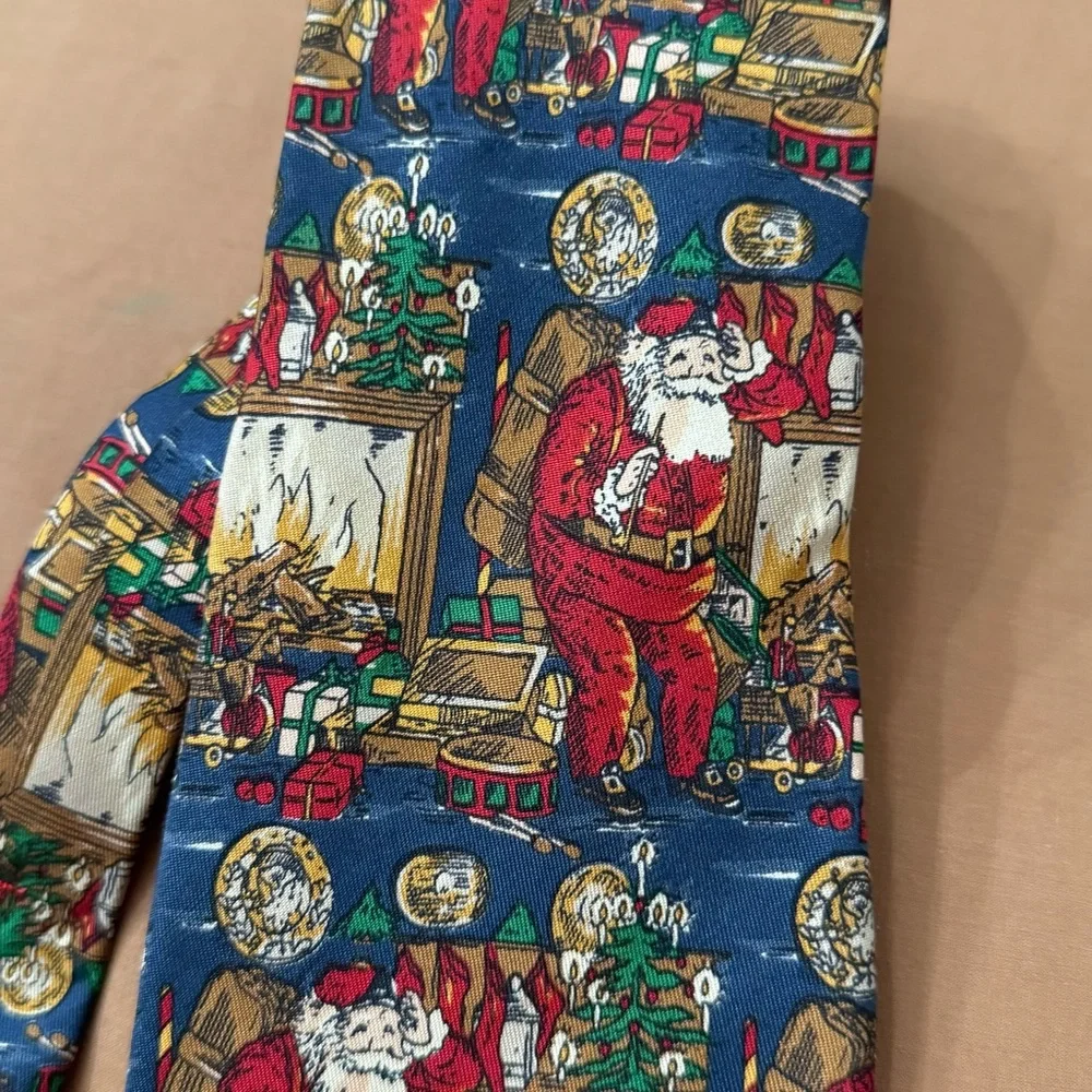 Tie Carmel - Pebble Beach Christmas Santa Red  Silk Tie